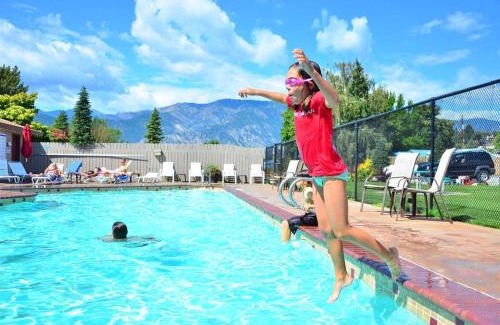 Wapato Point Hotel | Mountain View Lodge