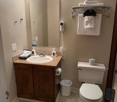 Wapato Point Hotel | Mountain View Lodge