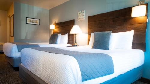 Wapato Point Hotel | Mountain View Lodge