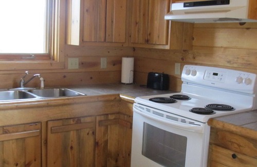 Wapiti Cabin | Mountain View Resort - Mountain Views, Close to Yellowstone