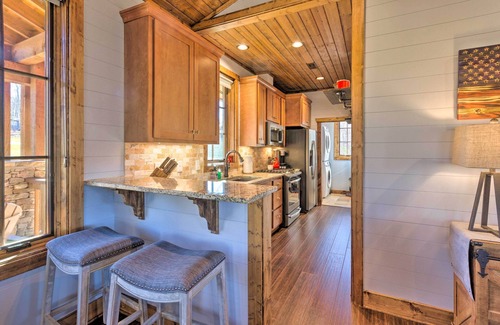 Tuckasegee Cabin | Mountain-View Retreat: Cozy Chinquapin Cabin!