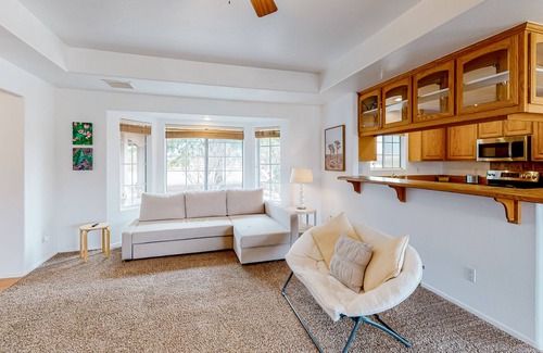 Indian Cove House | Mountain-view desert retreat with central AC, fireplace, lanai, & washr/dryer