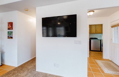 Indian Cove House | Mountain-view desert retreat with central AC, fireplace, lanai, & washr/dryer