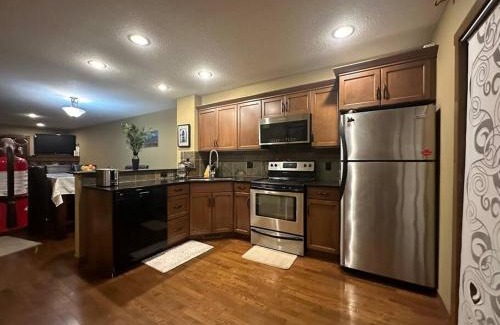 East Kootenay Apartment | Mountain Views in Downtown