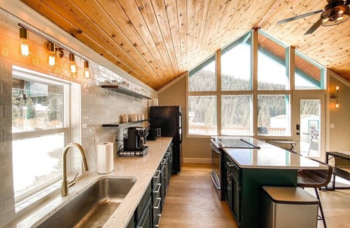 Breckenridge Cabin | Mountain Views | near hiking trails and ski slopes