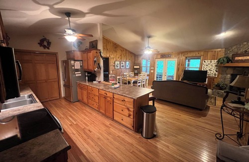 Sautee Nacoochee House | Mountain View’s, hot tub, and game room!