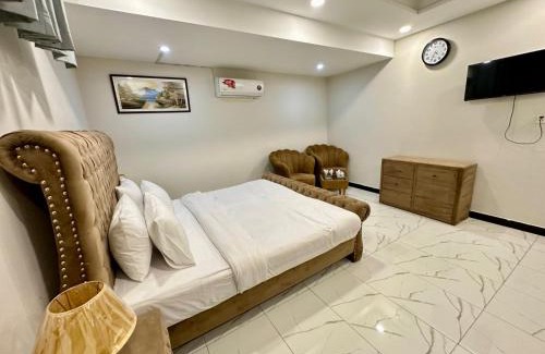 E-11 Sector House | Mountain Villa Guest House