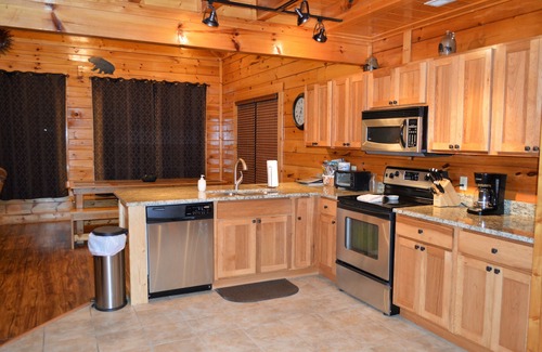 Sevierville Cabin | 'Mountainscape'-Million Dollar Views In Legacy Mtn. Rent 6 Nights get 7th FREE!