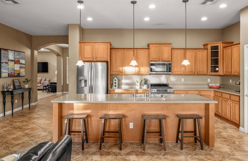 Rovey Farm Estates House | Movie Theater~ Pool~ Arcade~ Fire Pit