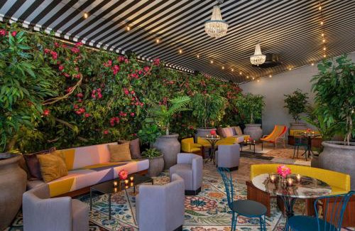 Williamsburg Hotel | Moxy Brooklyn Williamsburg