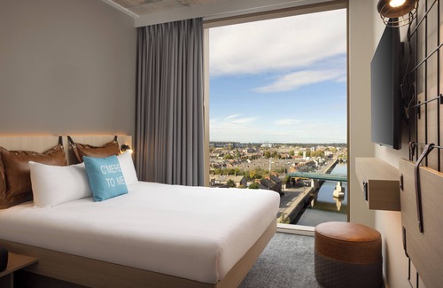 Dublin Hotel | Moxy Dublin Docklands