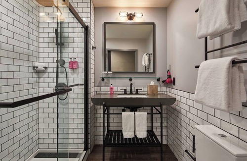 Dublin Hotel | Moxy Dublin Docklands