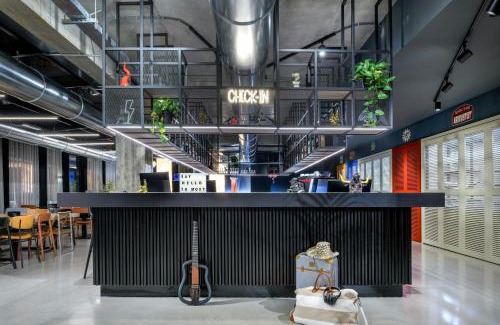 Torre Annunziata Hotel | Moxy Pompeii