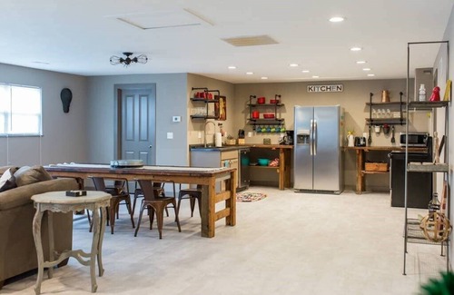 Hermann House | Mozart House, Unique 3 bed 3.5 Bath House with Spectacular Outdoor Space in Downtown Hermann, MO