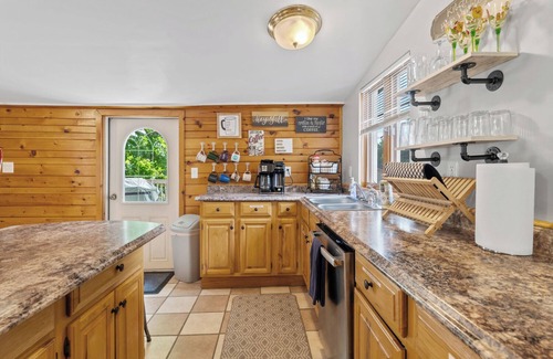 Upper Peninsula Michigan House | MQT 3BR Close to Ski/Bike - Enjoy Prime Location!