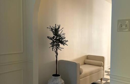 Turtle Creek Apartment | Mr. Nomad: Artistic Abode in Uptown
