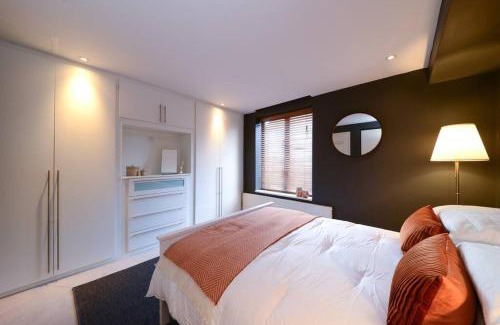 Munster Apartment | MR2 - Charming 1 Bed Apartment, Munster Village - by Short Stories London