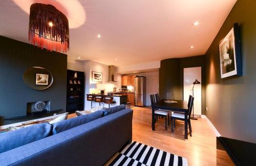 Munster Apartment | MR2 - Charming 1 Bed Apartment, Munster Village - by Short Stories London