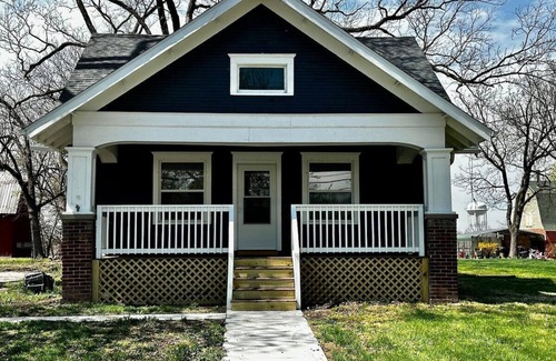 Hamilton House | Mrs. Hughes Cottage - 2 bedroom House