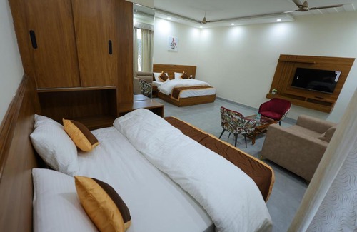 Ghaziabad Hotel | MST Farm And Resort