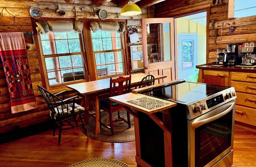 Ashland House | Mt Ashland Homestead, Ashland 10m., 40 acres ridgetop old forest, right by PCT