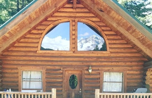 Rhododendron Cabin | Mt. Hood View