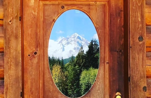 Rhododendron Cabin | Mt. Hood View
