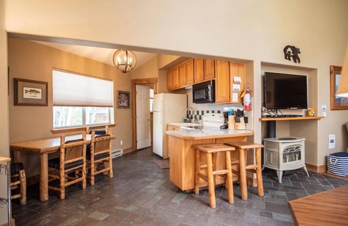 Salida Ski Chalet | Mt. Shavano Chalet at Creekside chalets