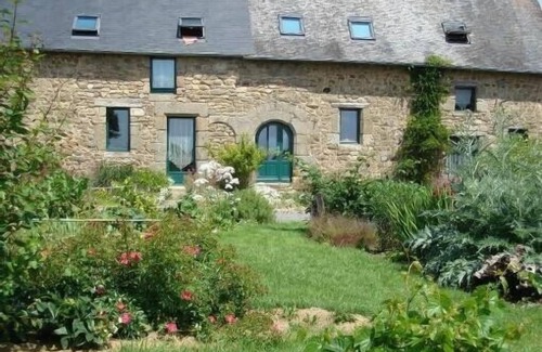 Saint-Germain-en-Cogles Cottage | MT ST MICHEL, FOUGERES 4 pers. Tranquility, space for the whole family.