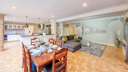 North Tamborine House | Mt Tamborine Stonehaven Manor