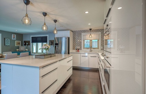 Mount Washington House | Mt Washington Oasis … minutes from stadiums w/parking & 3 full baths !