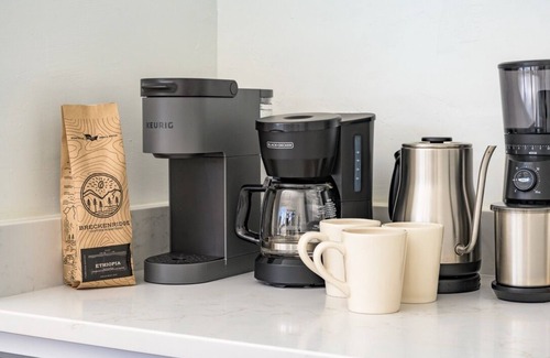 Blue River Cabin | Mtn & Lake Views, Hot Tub, Chef's Kitchen, Breck