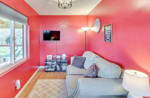 Eureka Apartment | Mtn-View Eureka Apartment Walk to Eateries!