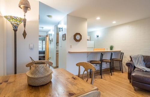 Steamboat Springs Condo | ⭐️ Mtn Village ⭐️ Private Deck ⎮ HotTub ⎮ Free WIFI + Fireplace