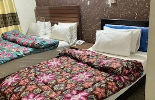 Gulshan-e-Iqbal Hotel | Mulberry inn Guest House Karachi