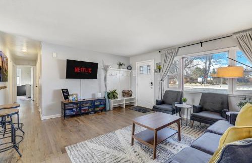 East Colorado Springs House | Mulligan Magic - Golf Hot Tub Fire Pit Scenic View