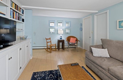 West Harwich House | Multi-Accommodation Compound with Pool, Lots to Do Close By: 045-H