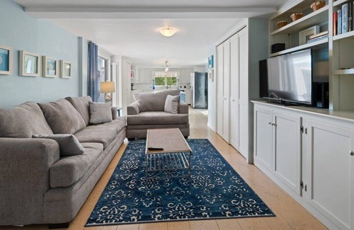 West Harwich House | Multi-Accommodation Compound with Pool, Lots to Do Close By: 045-H