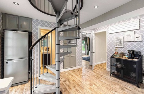 Pleasant View House | Multi-Family Haven! 22ppl, Hot Tub, Golf