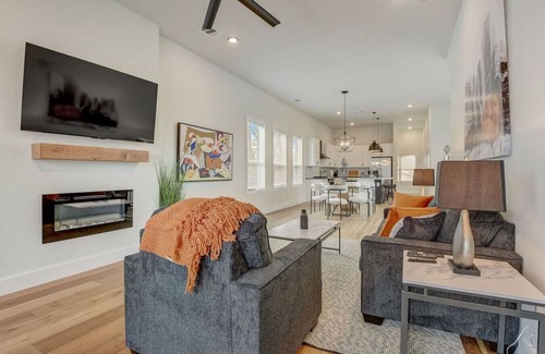 West Dallas House | Muncie at Trinity Grove