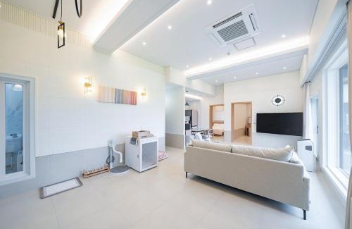 Paeksajang House | Mungs Club Pet friendly Pool Villa