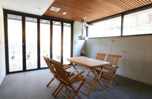 Mungyeong House | Mungyeong Arten Pool Villa