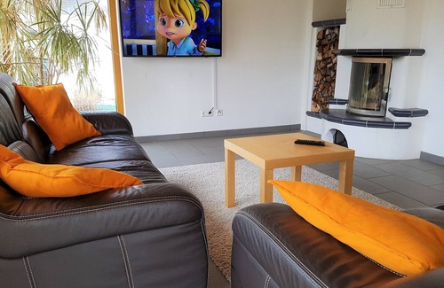 Munchen District Apartment | Munich Countryside XXL Apartment B - S-Bahn train - nearby brewery village Aying