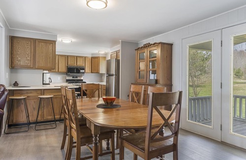 Levering House | Munro Lake House Central Location to Northern Michigan's Favorite Activities!