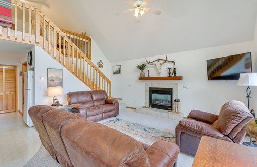 Upper Peachtree Cabin | Murphy Cabin w/Deck & Sweeping Mountain Views!