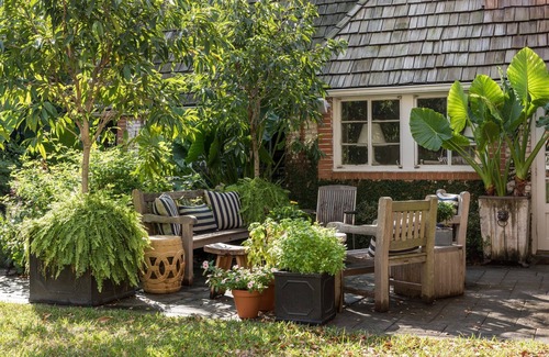 South Central Houston Cottage | Museum District Cottage on Historic Property with Charming Gardens