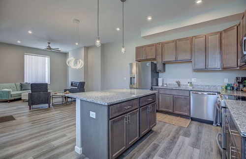 Cincinnati House | Musketeer Manor ~ 5 bedrooms & 4.5 baths off street parking & central location!