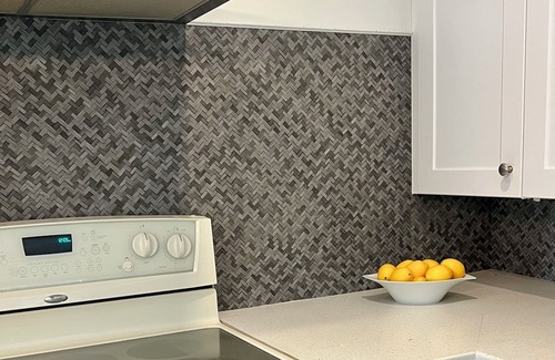 Seguin Cottage | Muskoka Lakefront cottage 3 BR main cottage & 2 BR Bunkie on clear lake