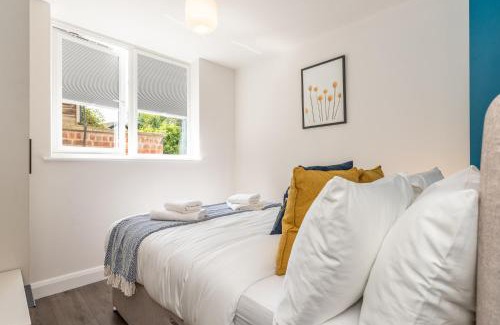Leicester Apartment | Must See Vibrant Contemporary Two Bed Apartment