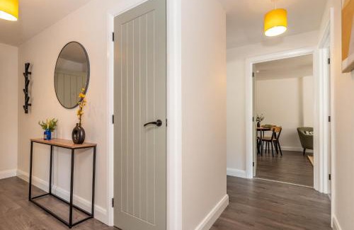 Leicester Apartment | Must See Vibrant Contemporary Two Bed Apartment